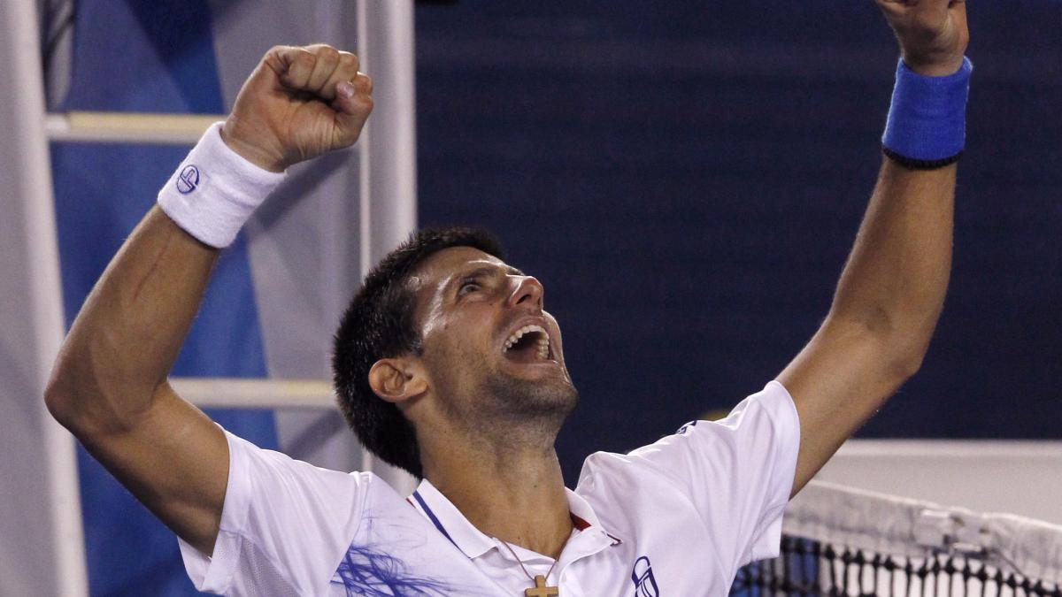 Djokovic îl învinge pe Murray într-un meci epic şi se califică în finala Australian Open