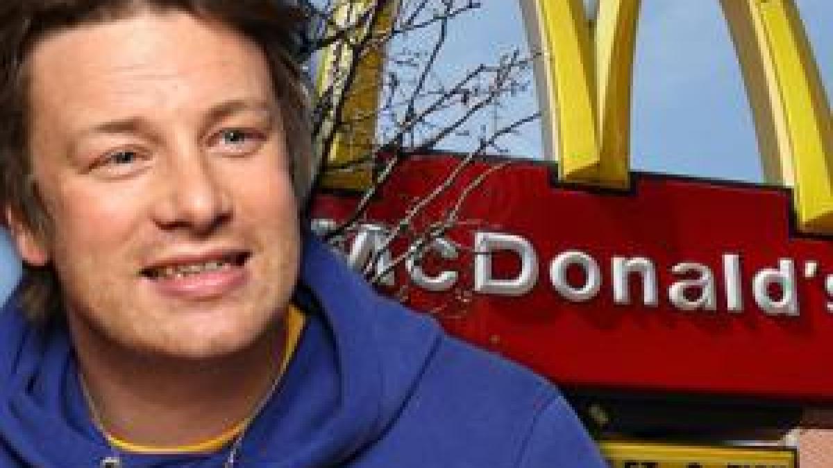 McDonald's, forţat de Jamie Oliver să renunţe la un ingredient nociv din hamburgeri: Este cel mai ieftin produs pentru câini