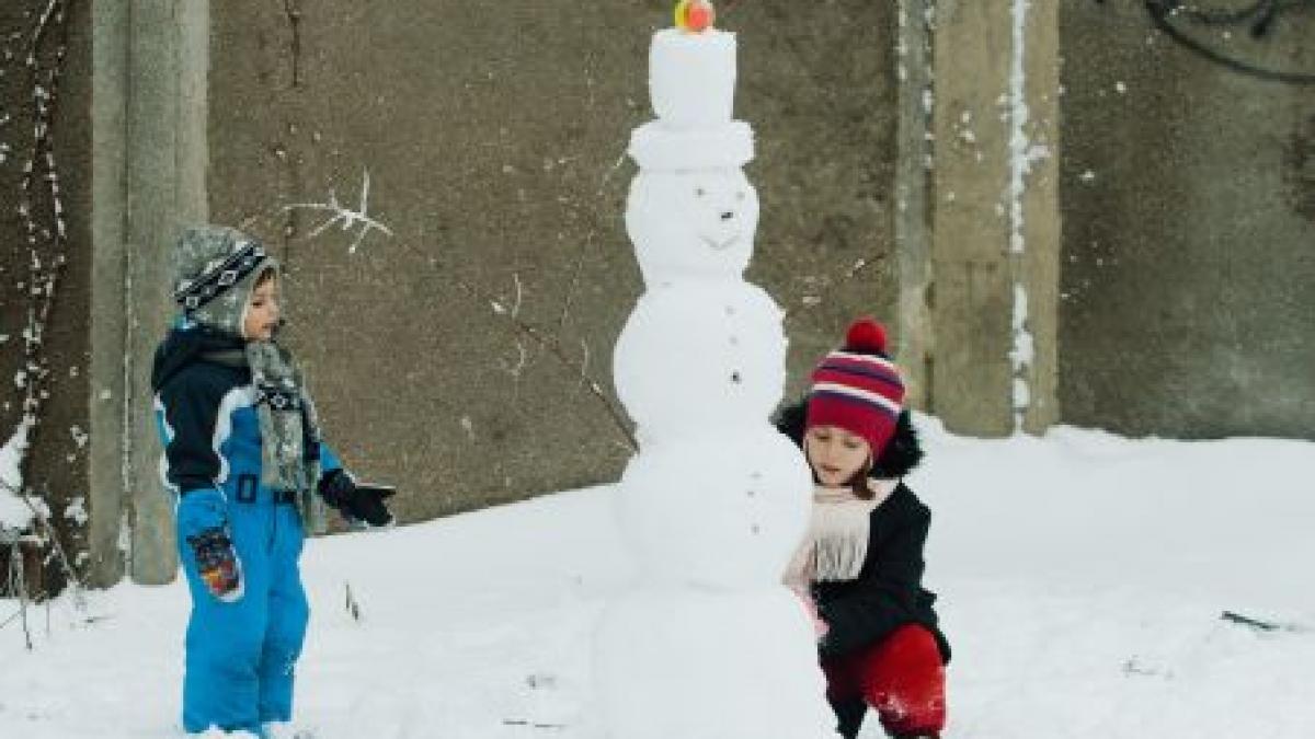 Vacanţă forţată. Peste 60 de şcoli din România au fost închise din cauza gerului