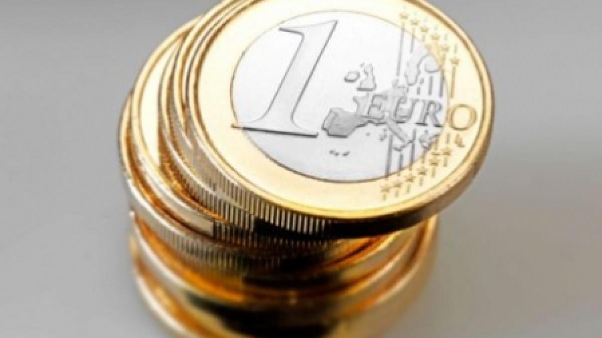 Leul a scăzut în raport cu euro şi dolarul. Vezi cursul BNR