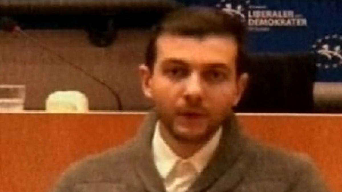 Tânăr român, vocea manifestanţilor din Piaţa Universităţii la Bruxelles: Vrem să avem încredere în politicieni, în democraţie!