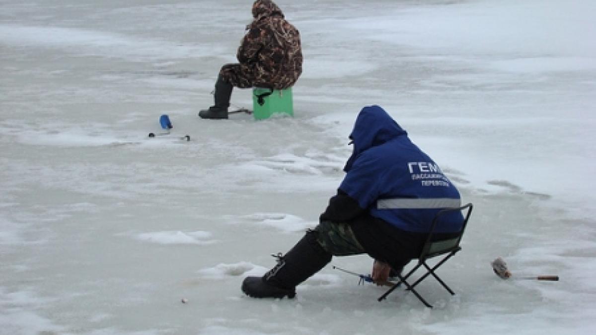 Competiţie de pescuit la minus 15 grade