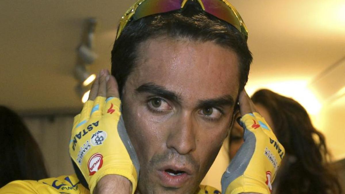 Alberto Contador, suspendat doi ani pentru dopaj. Spaniolul pierde Turul Franţei 2010 şi Turul Italiei 2011