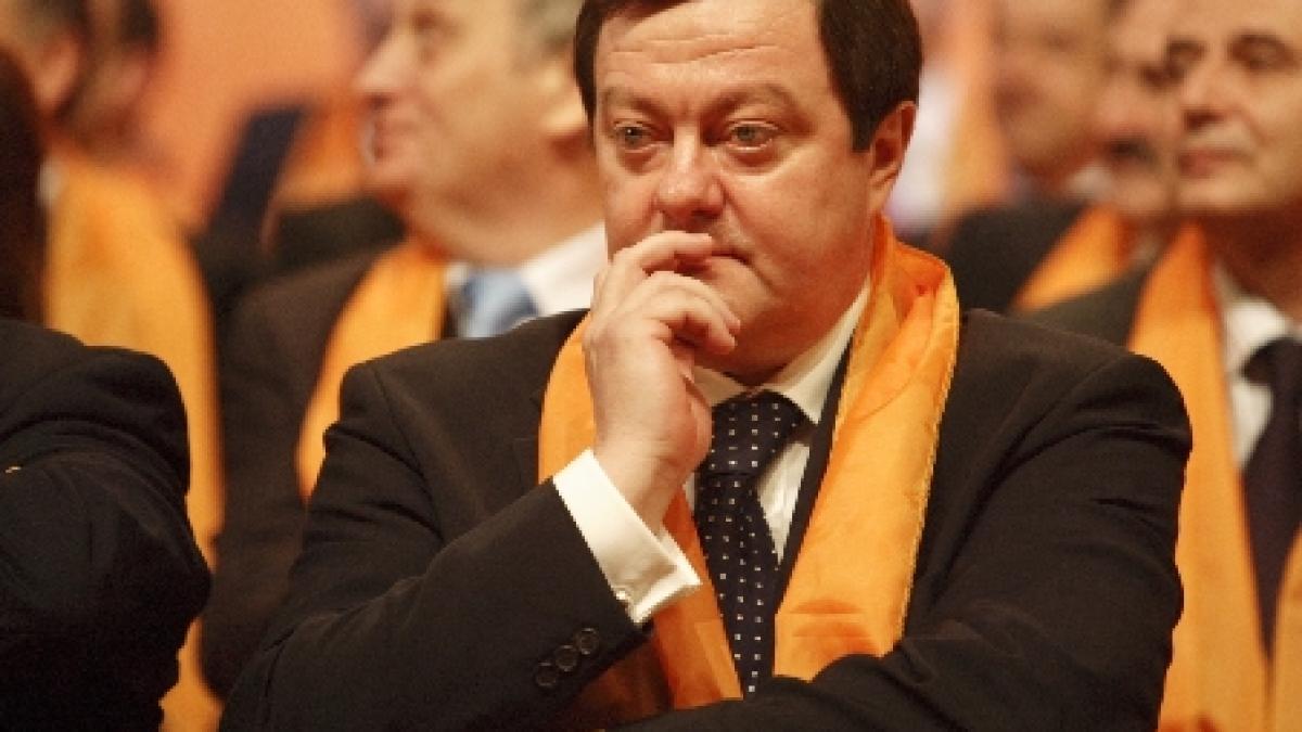 Sorin Frunzăverde (PDL): E atipic să numeşti un şef al Serviciilor în funcţia de premier