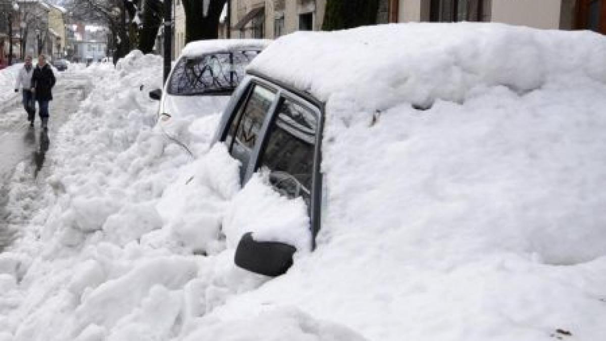 România, blocată de viscol. Circulaţie închisă pe autostrăzile A1, A2 şi pe 47 de drumuri naţionale