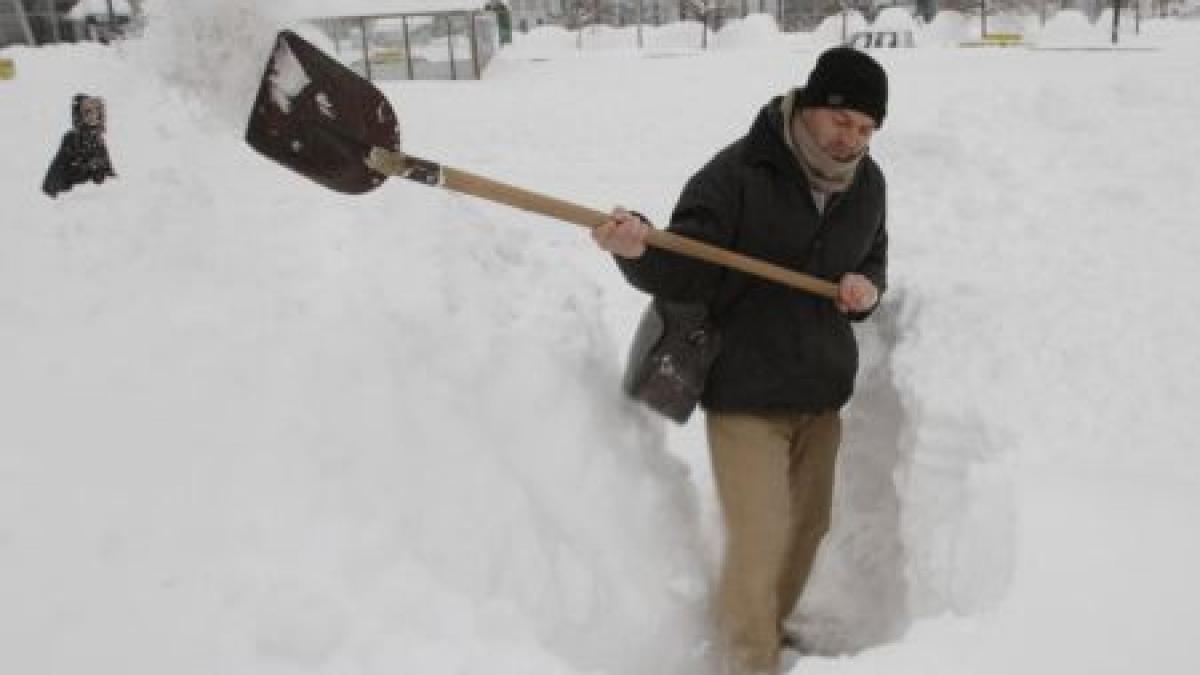 GERUL şi VISCOLUL blochează România. Vezi LISTA COMPLETĂ a drumurilor închise şi prognoza meteo