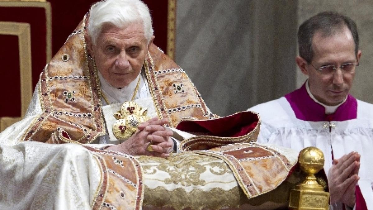 Papa Benedict va muri asasinat într-un an, din cauza unei lupte pentru putere la Vatican