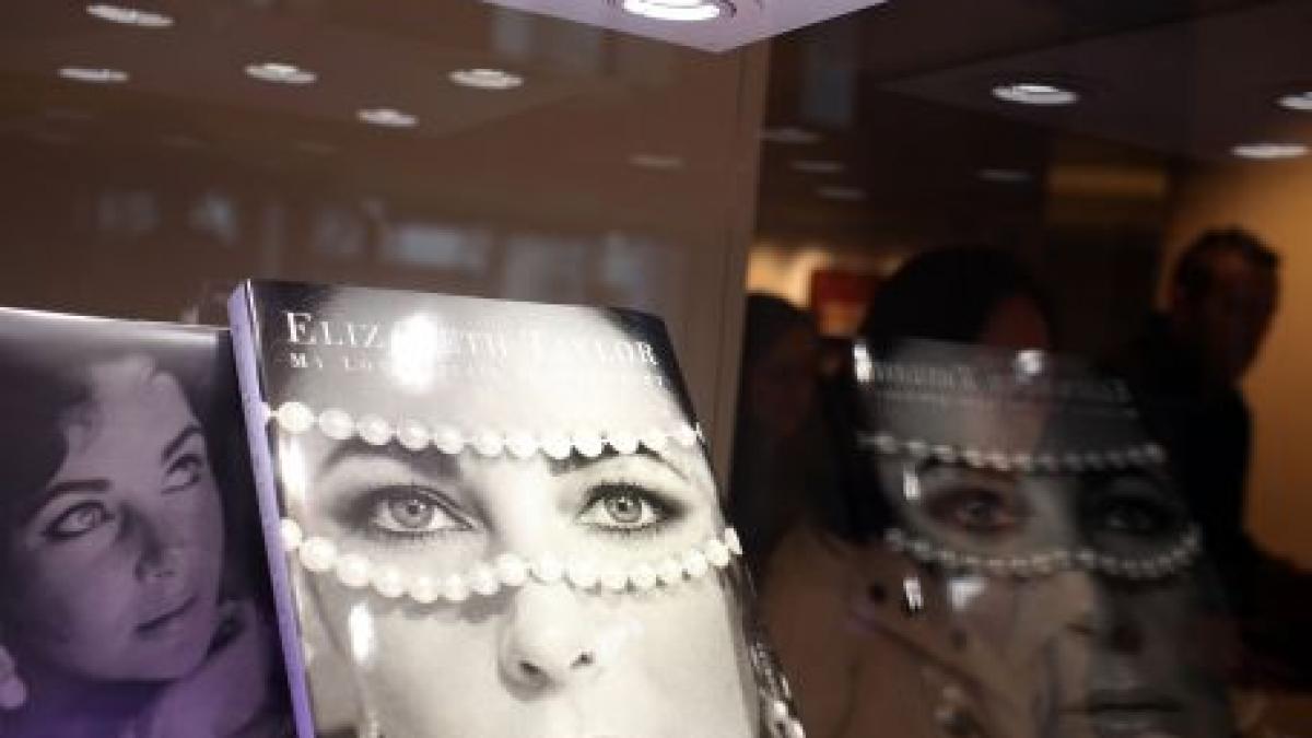 O vastă colecţie de artă a actriţei Elizabeth Taylor s-a vândut pentru 120 de milioane de lire sterline