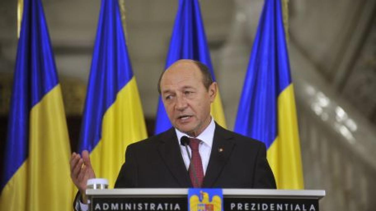 Traian Băsescu invită partidele politice la discuţii, luni, la Palatul Cotroceni