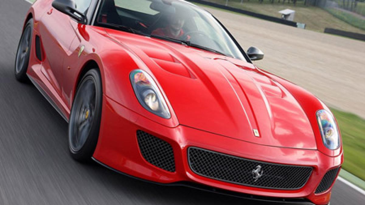 Extremul Ferrari 599 GTO susţine un concert răsunător în tunelurile din Shanghai