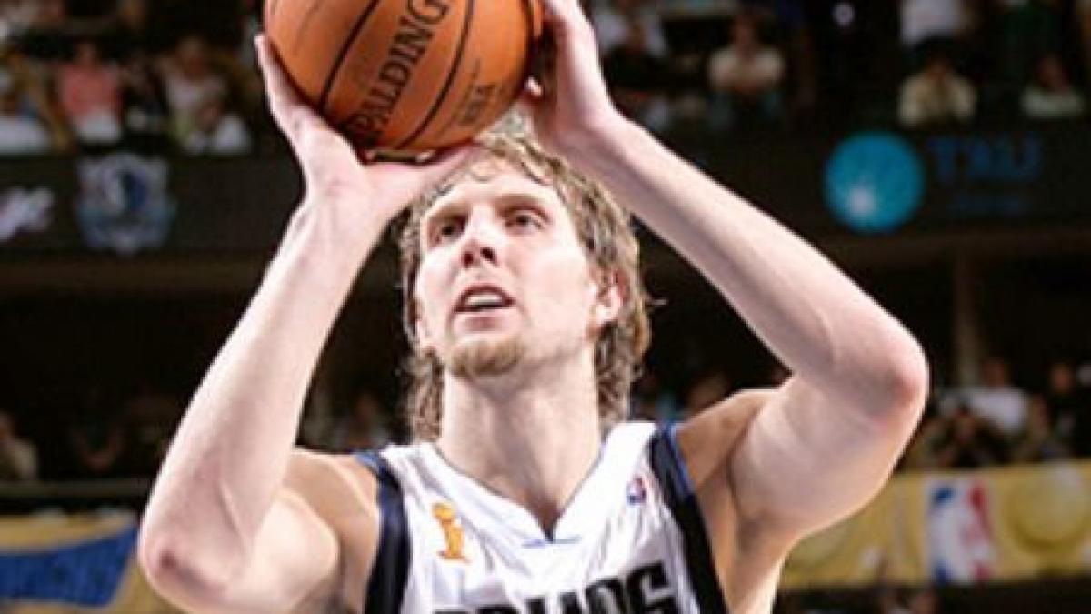 Germanul Dirk Nowitzki, ales cel mai bun baschetbalist european în 2011