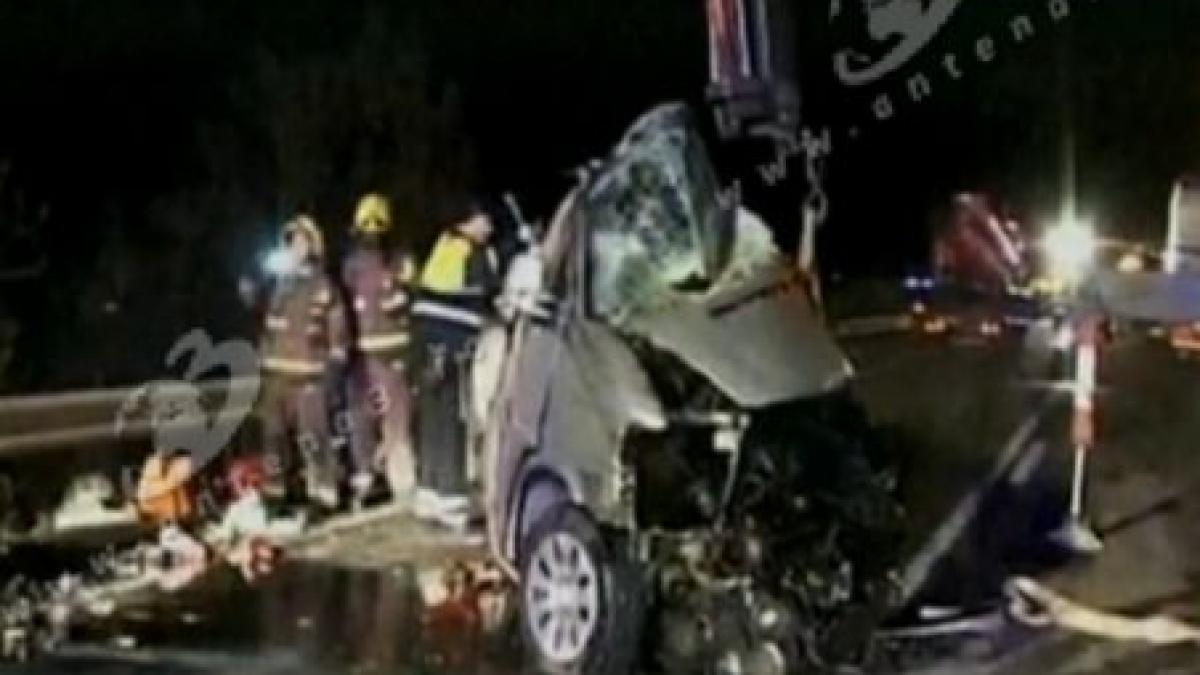 Cinci români au murit, iar alţi trei au fost răniţi într-un accident produs în Spania