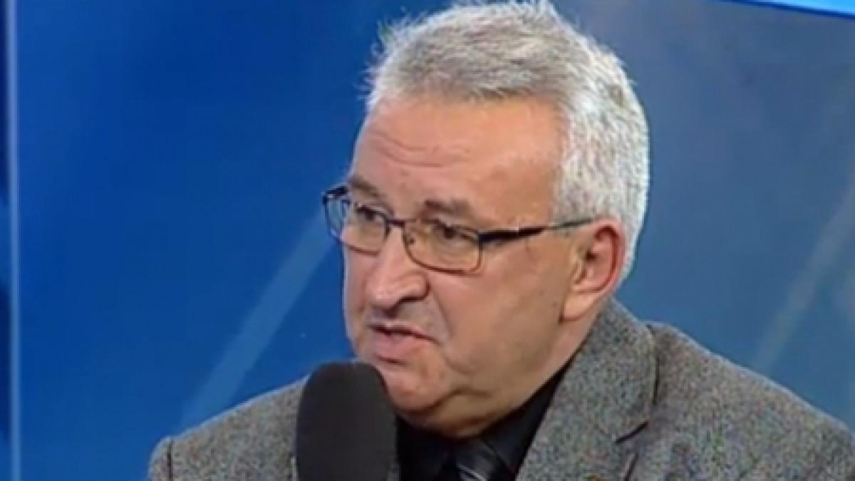 &quot;Şeful CNAS este copilul cuiva de sus. A distrus tot şi a rămas în funcţie&quot;, acuză preşedintele Asociaţiilor bolnavilor de cancer