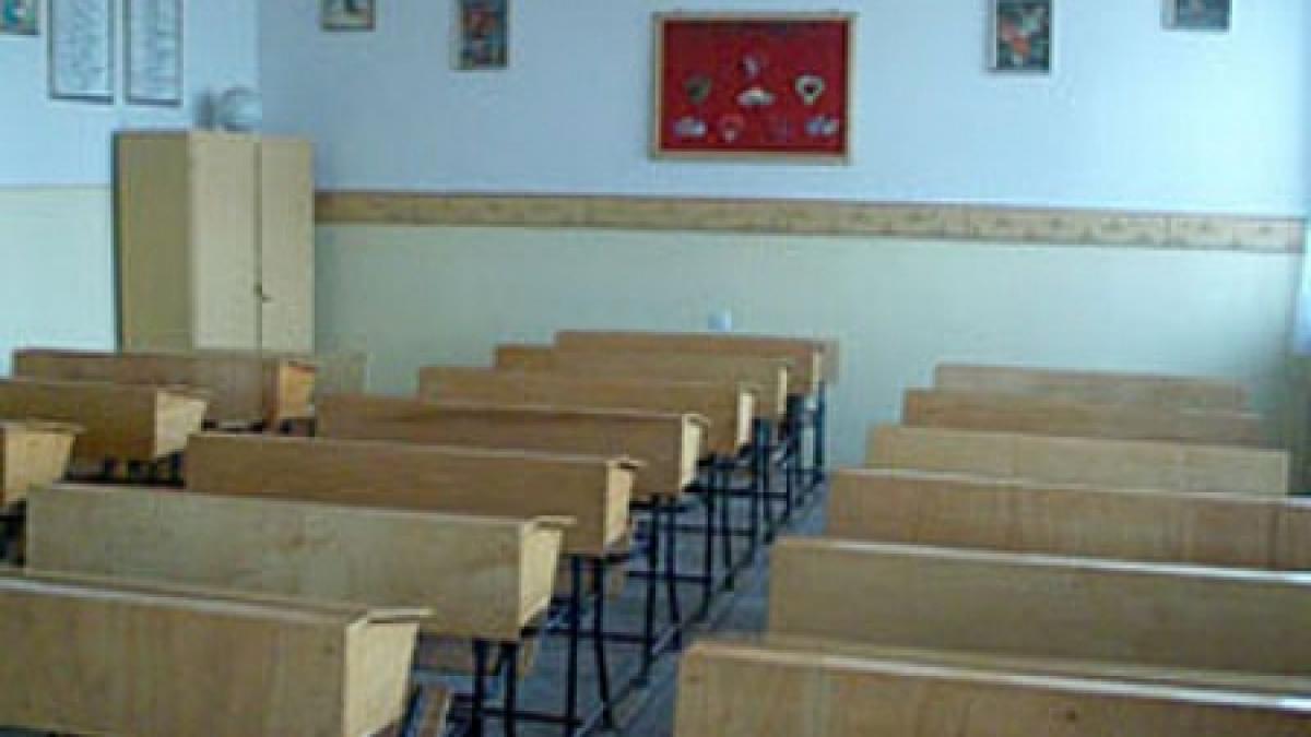 Elevii unui liceu timişorean au declanşat o grevă spontana. Cer autorităţilor să NU COMASEZE şcoala lor cu o altă instituţie de învăţământ