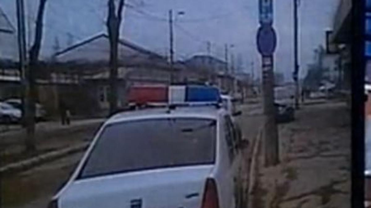 Se întâmplă doar în România: Poliţiştii brăileni parchează neregulamentar