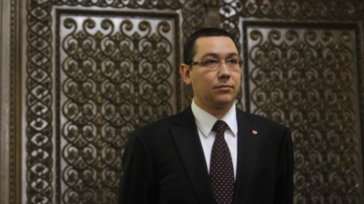 Victor Ponta solicită Guvernului scăderea preţului la carburanţi