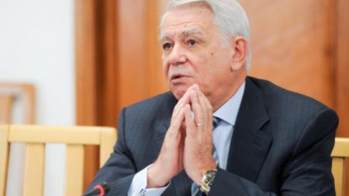 Băsescu l-a propus pe Teodor Meleşcanu la şefia SIE. Senatorul a acceptat şi s-a autosuspendat din PNL