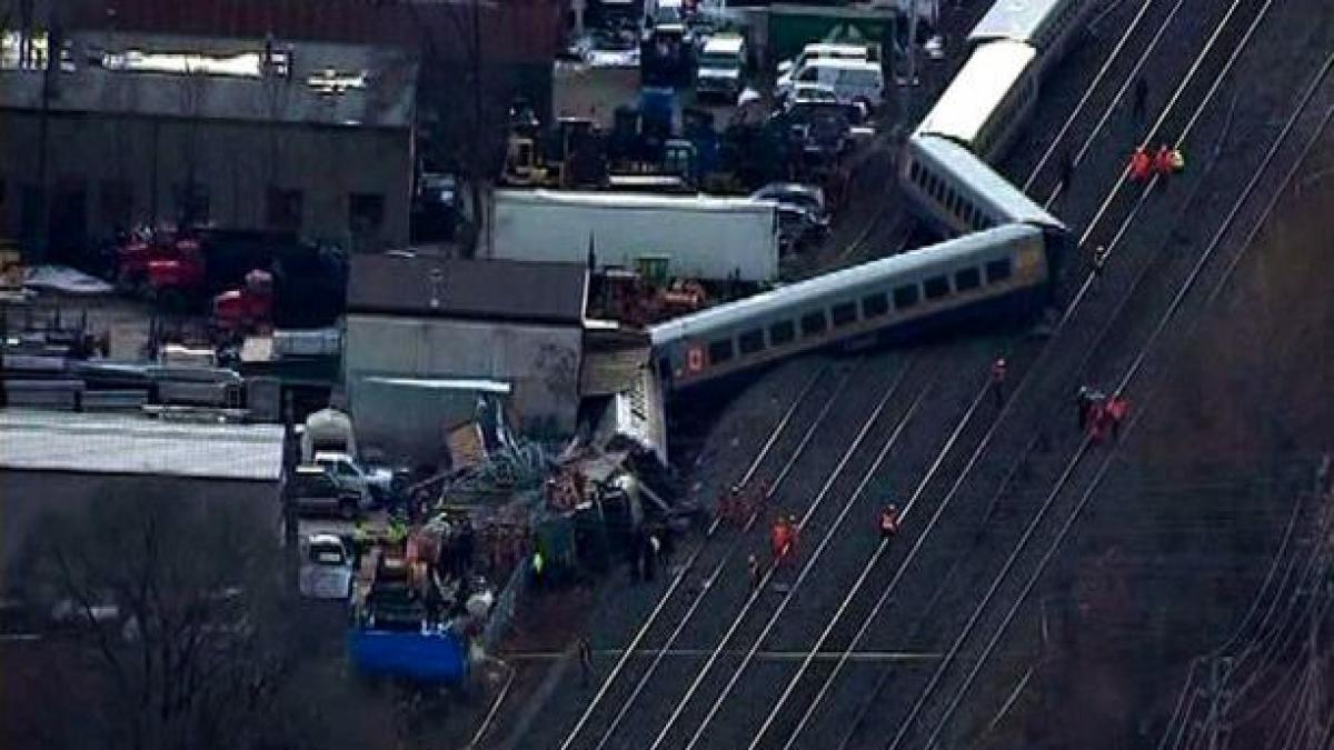 Trei morţi şi peste 40 de răniţi în Canada, în urma deraierii unui tren de pasageri