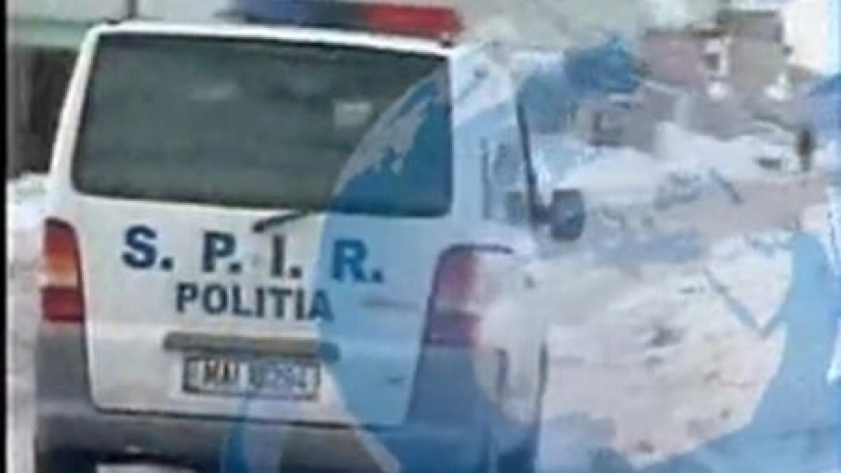 Poliţiştii bucureşteni i-au prins pe tâlharii care au jefuit în plină stradă o familie din Sinteşti 