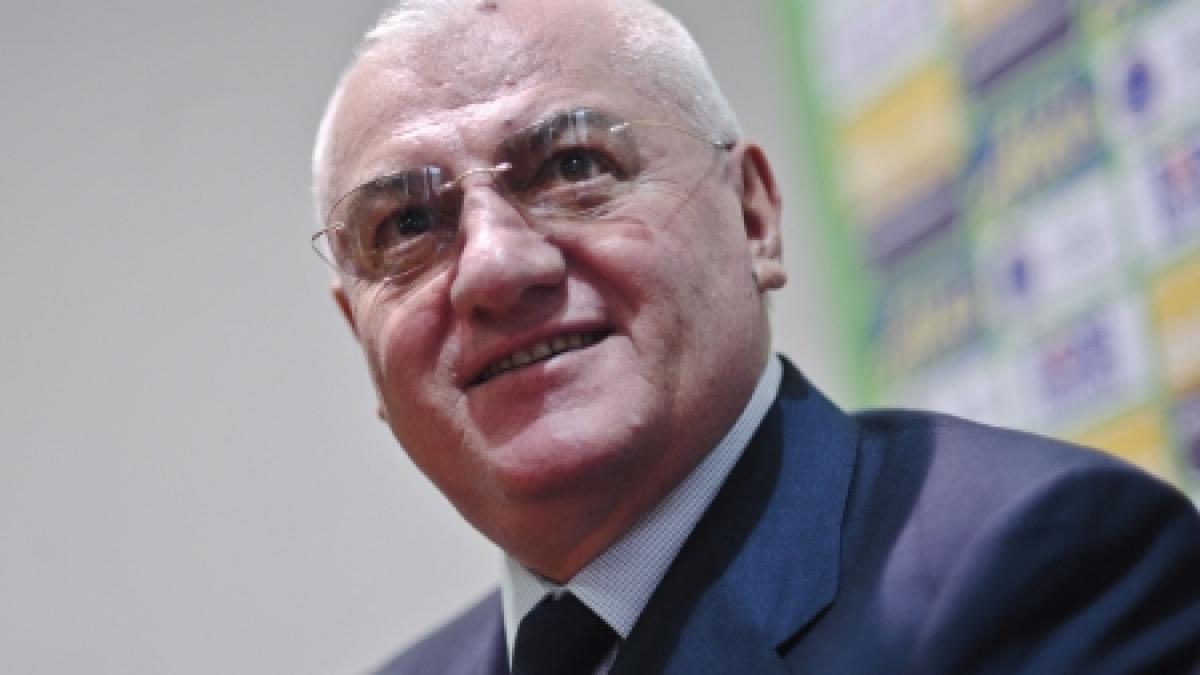 Stenogramă a şedinţei CEx al FRF: Dragomir l-a numit &quot;coardă&quot; pe Vasile Avram, Sandu l-a „regulat“ pe Marian Iancu