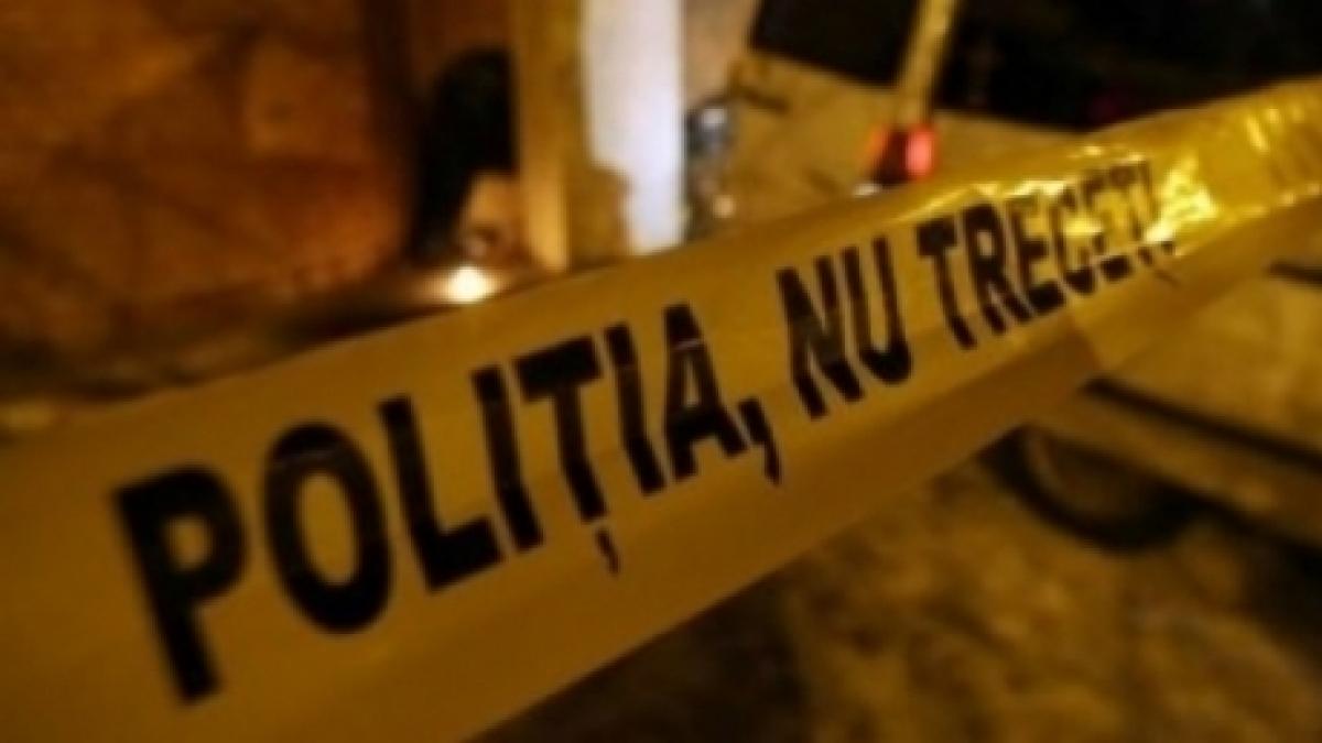 I-a DECAPITAT şi TRANŞAT fiul şi el a iertat-o. Soţul MAMEI CRIMINALE este alături de ea