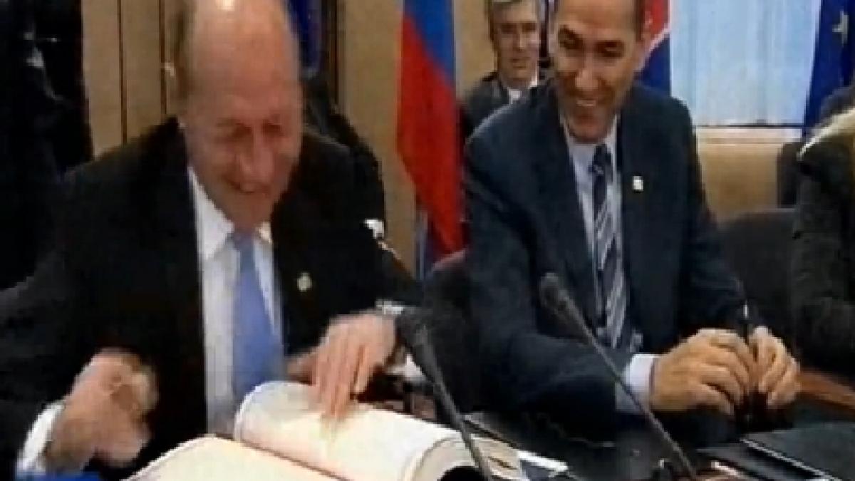 Băsescu a gafat la Bruxelles. Vezi de ce s-a făcut de râs în prezenţa a altor 24 de lideri de stat