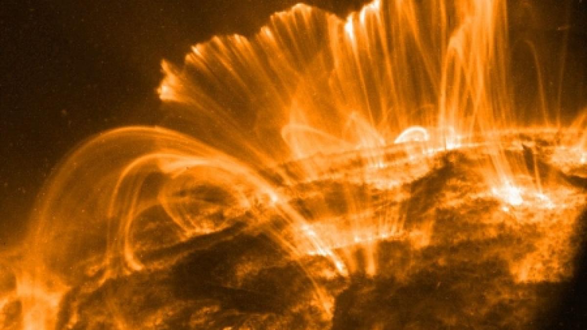 O nouă furtună solară ar putea da peste cap sistemele de comunicaţii miercuri noapte