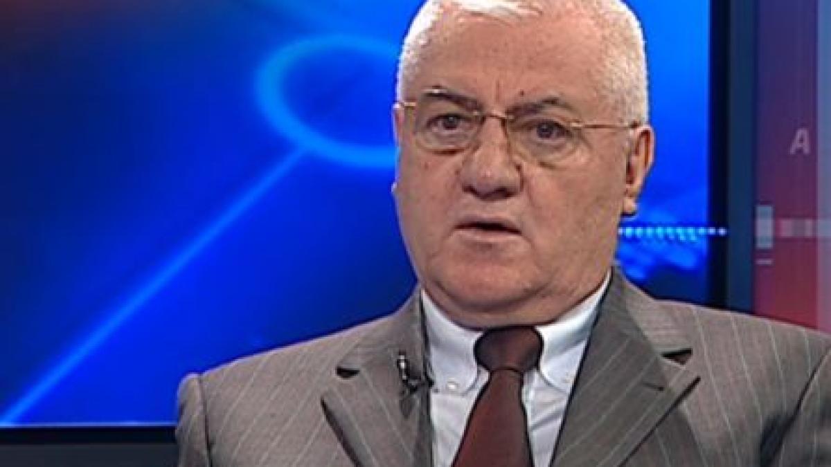 Dumitru Dragomir: Am fost ameninţat cu moartea. Nici un ziar nu se vinde până nu apare Dragomir în toate ipostazele