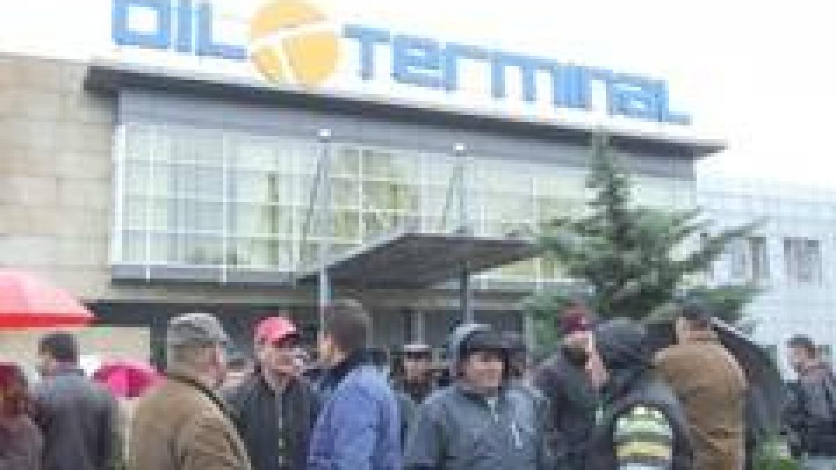 Angajaţii Oil Terminal Constanţa au intrat în grevă generală. Majorarea salarială, principala revendicare