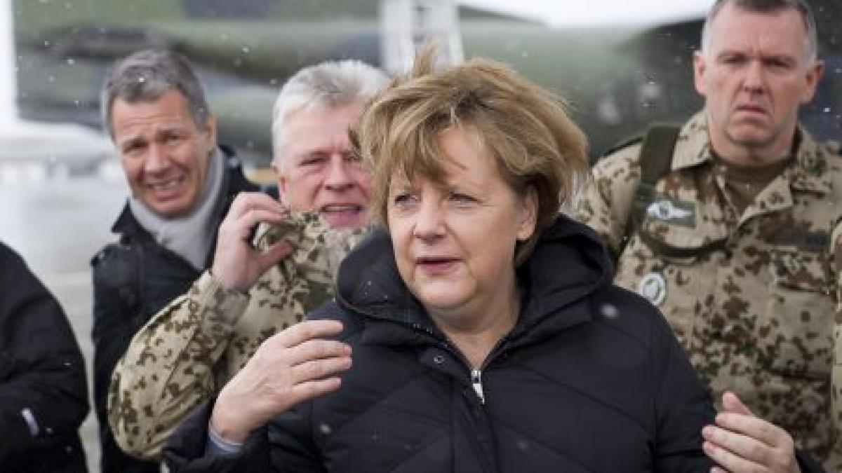 Angela Merkel, într-o vizită-surpriză în Afganistan. O retragere totală a armatei germane, prevăzută până în 2014