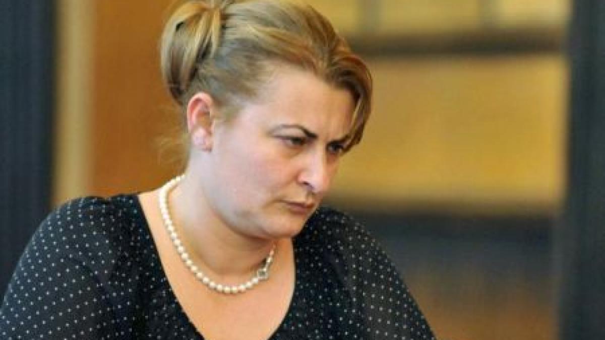 Şefa CNADNR, Daniela Drăghia, va fi demisă astăzi. Ungureanu a cerut schimbarea ei