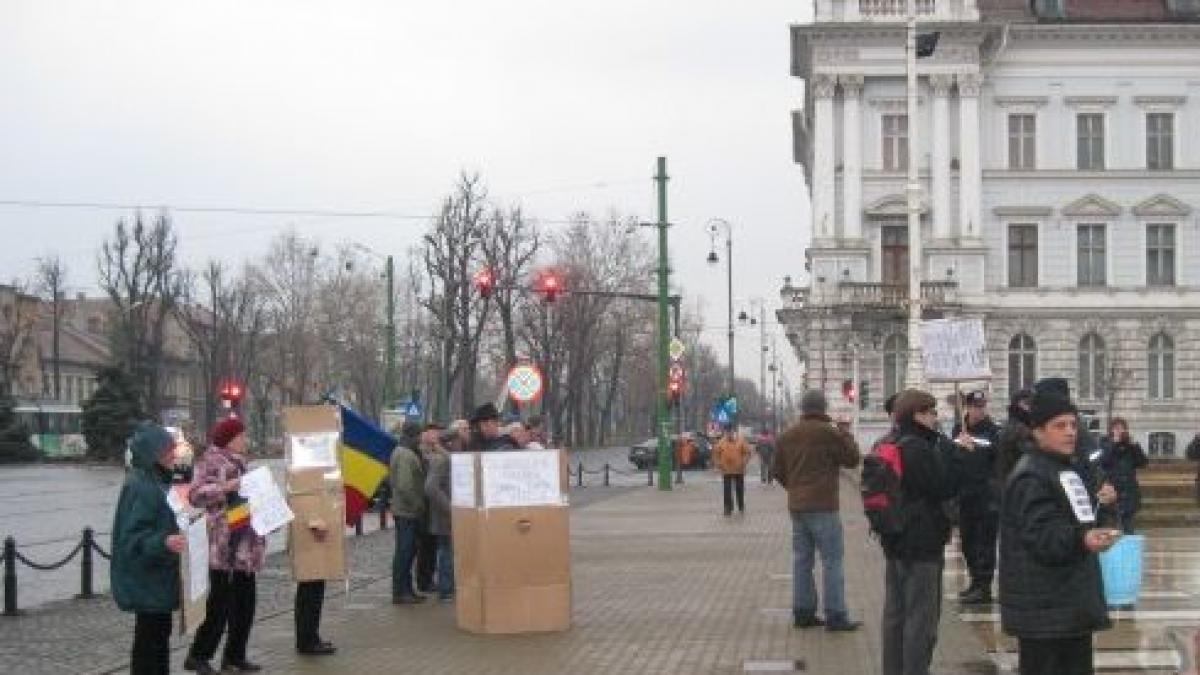 Marş cu ceasuri deşteptătoare pe străzile Aradului. Vezi ce i-a scos pe oameni în stradă