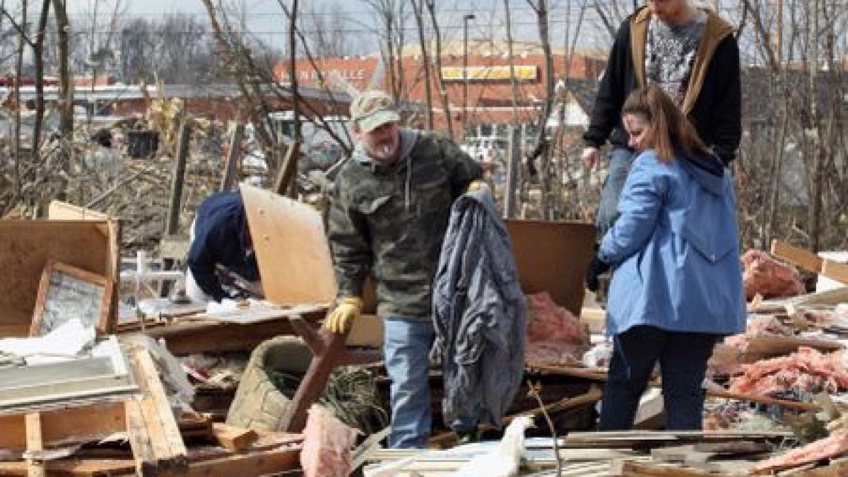 O tornadă a &quot;măturat&quot; zeci de case din statul american Michigan