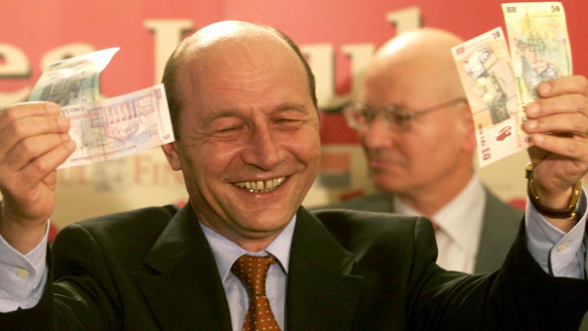 Băsescu: Românii nu mă vor ierta niciodată pentru tăierea salariilor. N-am dormit o noapte