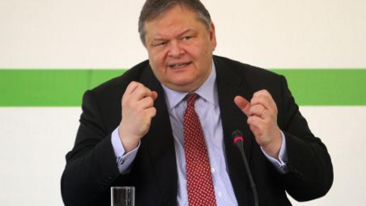 Ministrul de Finanţe din Grecia, Evangelos Venizelos, demisionează. El va conduce partidul Pasok