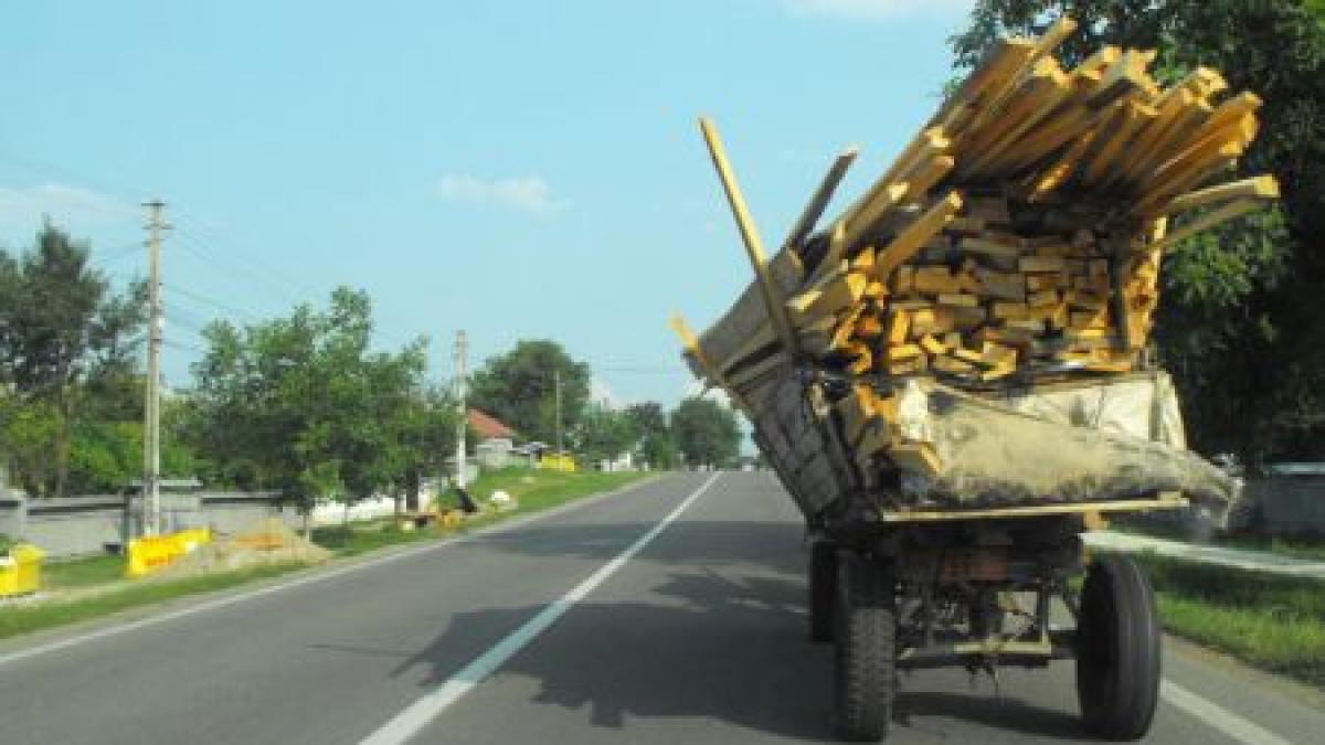 S-a ferit de moarte, dar a ajuns faţă în faţă cu ea. Accident grav pe DN14, în Sibiu