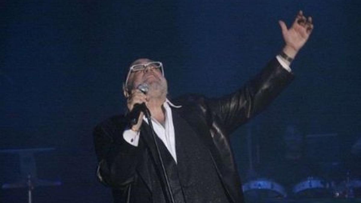 Demis Roussos şi-a anulat turneul din România, din motive medicale