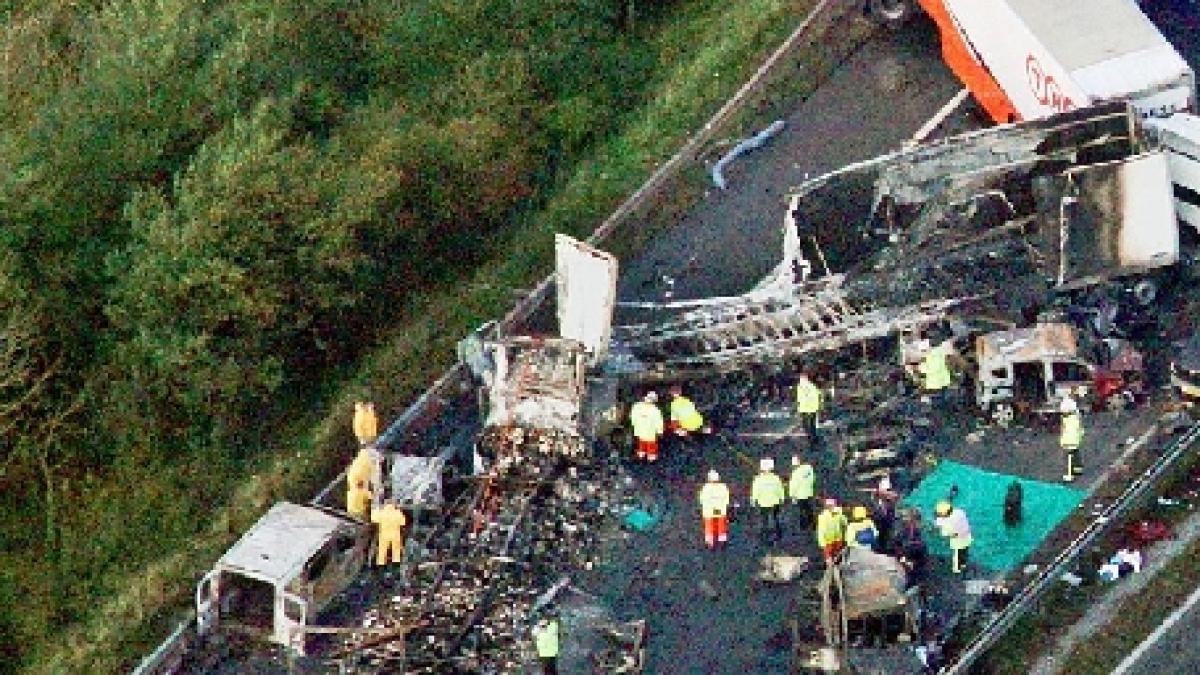 Marea Britanie. Un mort şi 20 de răniţi într-un accident pe autostrada M5, în apropiere de Birmingham