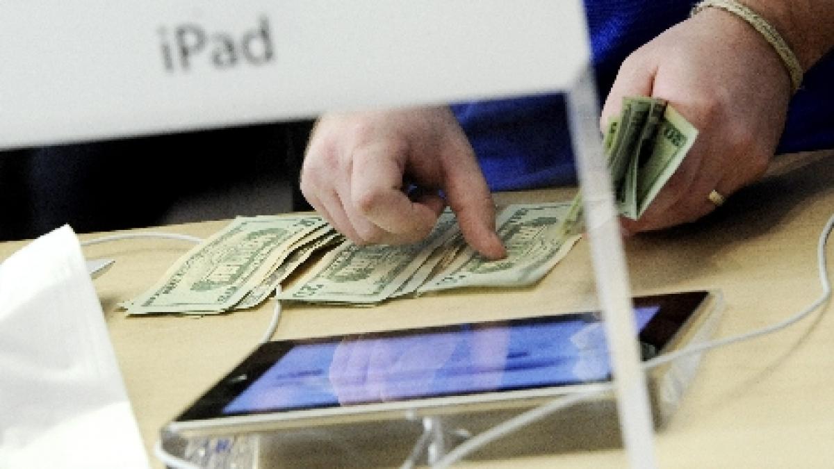 Sfârşitul ascensiunii Apple? Cererea pentru noua tabletă iPad, mult mai mică