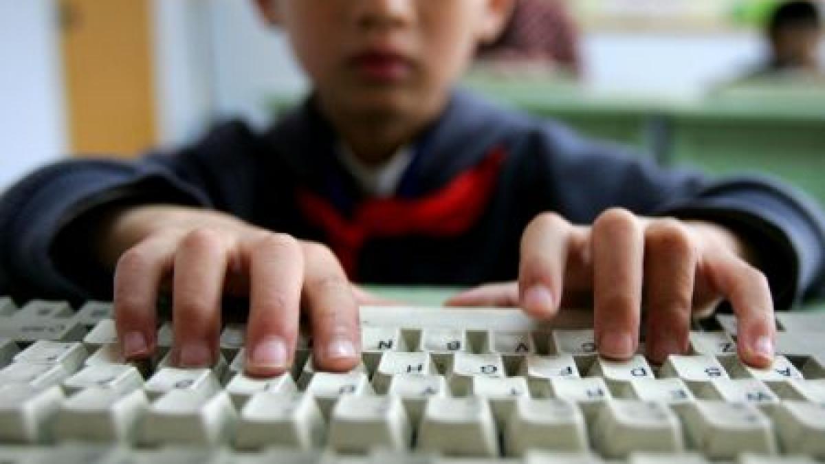 Pentru mulţi români, internetul este un OZN. Peste 50% nu au folosit niciodată un computer