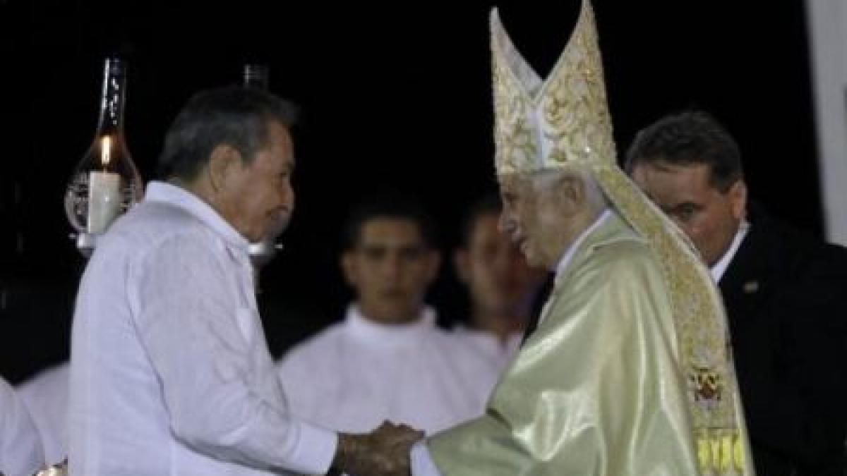 Papa Benedict al XVI-lea, în Cuba: Poporul cubanez doreşte înnoire şi &quot;orizonturi mai largi&quot;