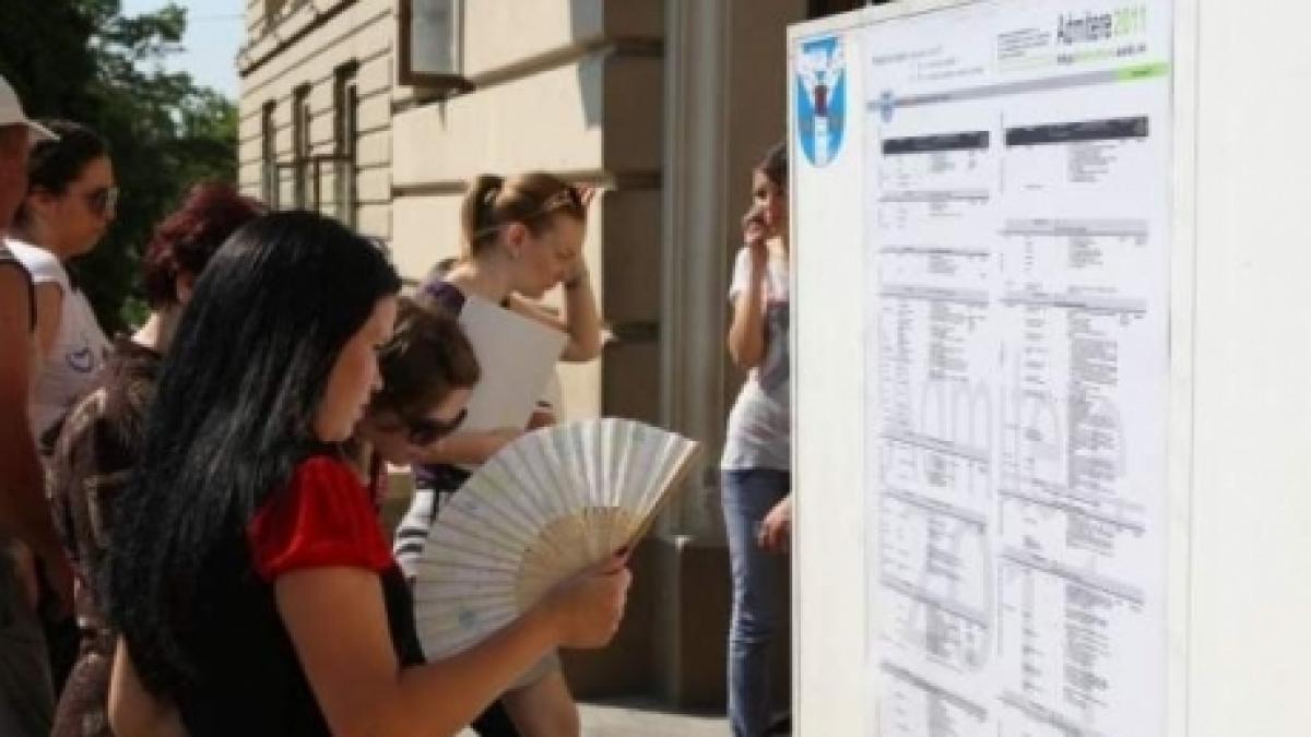 Noi schimbări pentru elevi. Din vară, admiterea la facultate va fi modificată