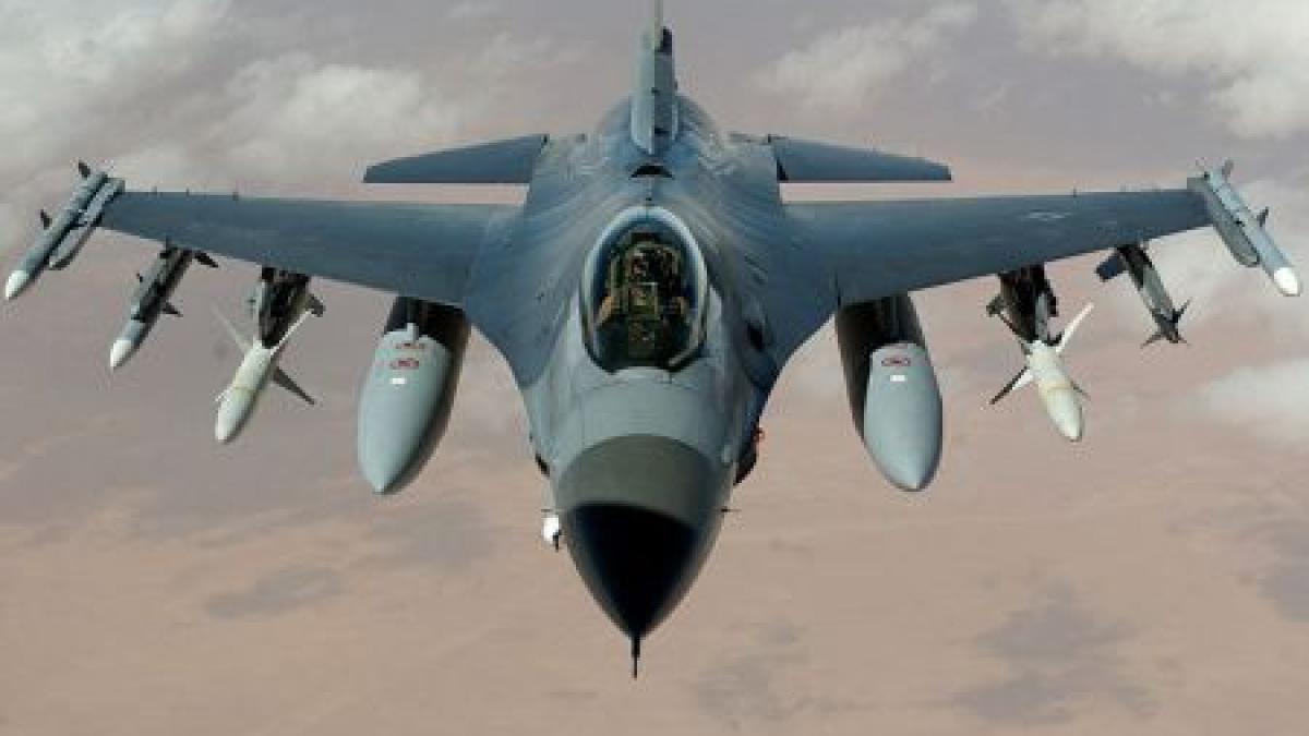 Flotă aviatică second hand. România s-ar putea dota cu avioane F16 la mâna a doua din Olanda şi Portugalia