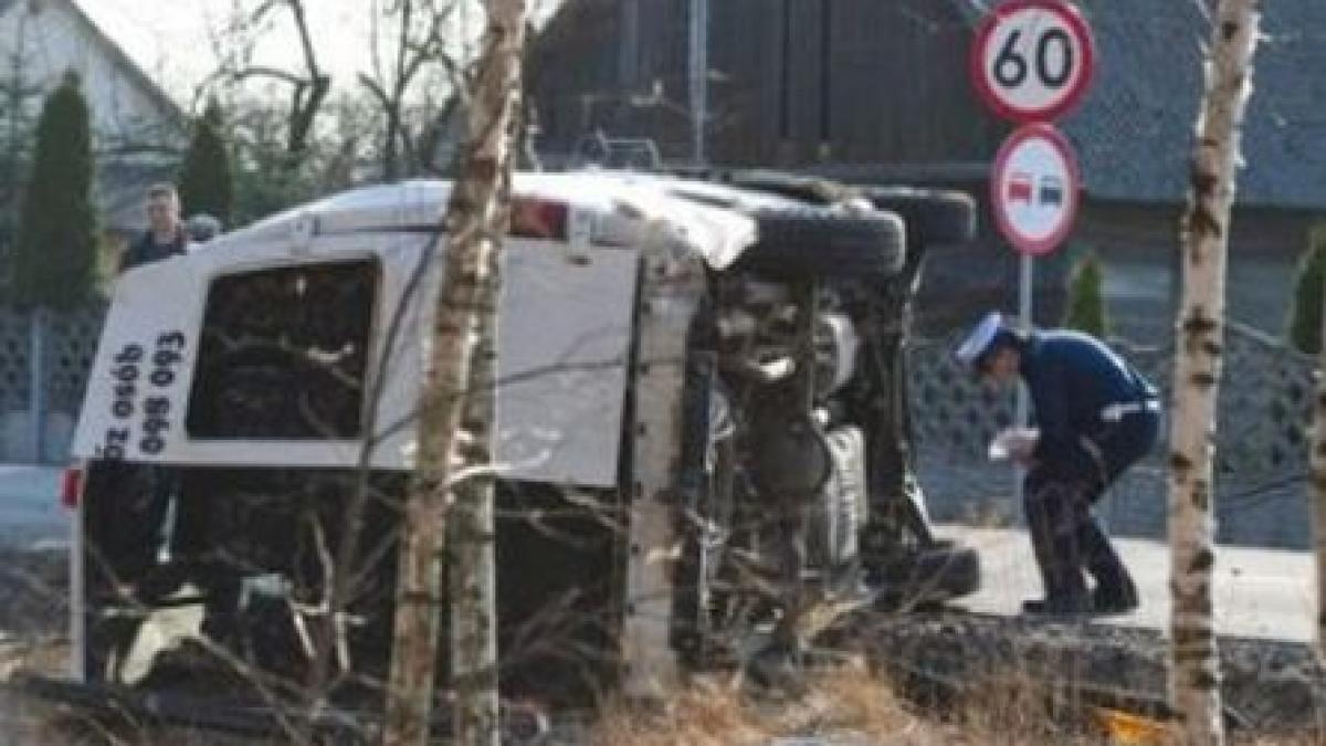 Tragedie în Polonia. Opt persoane au murit în urma coliziunii dintre un microbuz şi un camion