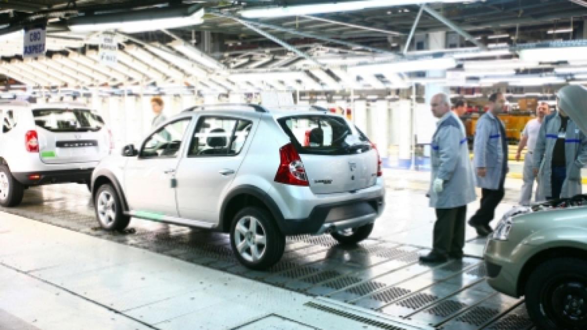 Angajaţii Dacia, trimişi acasă pentru două zile. Conducerea uzinei a oprit producţia din lipsa de comenzi