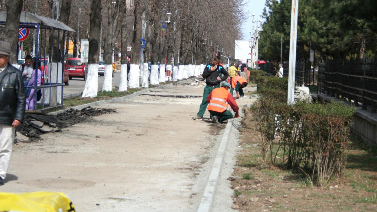 Borduriada hoţiei în an electoral. Străzile sunt ca nişte vulcani gata să erupă, dar măcar avem borduri impecabile