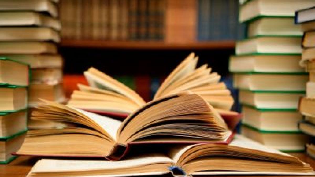 Oricum nu mai citeşte nimeni. În sediul unei biblioteci s-au cazat zeci de muncitori care plantează copaci