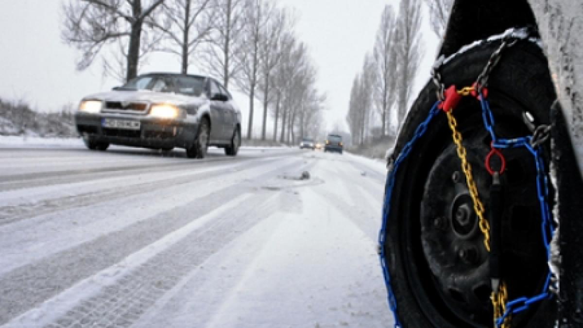 Vă era dor de iarnă? În Pasul Tihuţa a nins toată noaptea