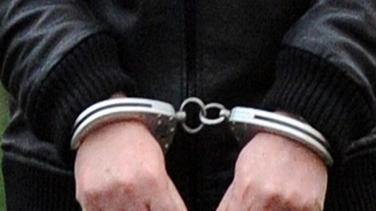 Fostul poliţist din Constanţa, care şi-a ucis propria mamă, a fost arestat pentru 29 de zile