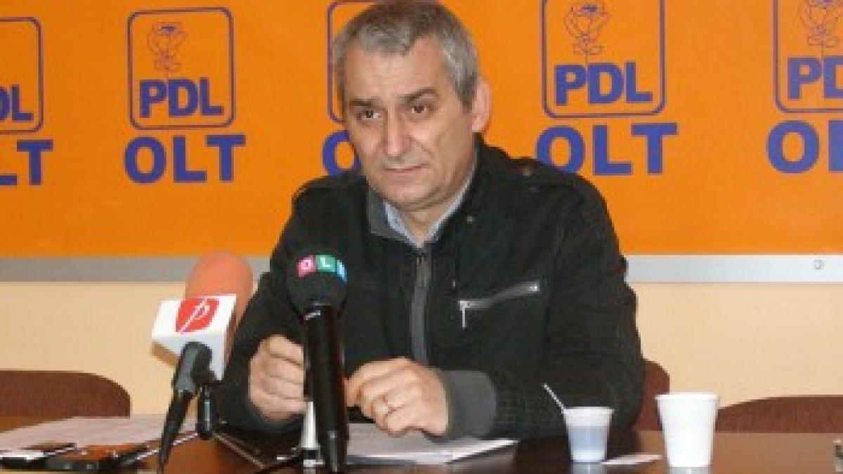 Limbaj &quot;elevat&quot; între un PDL-ist şi un UNPR-ist. Bălăşescu l-a făcut pe senatorul Ion Toma &quot;bou&quot;